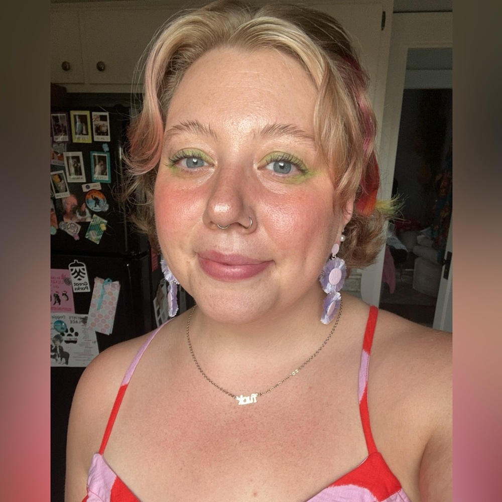 Meet your Posher, Claire